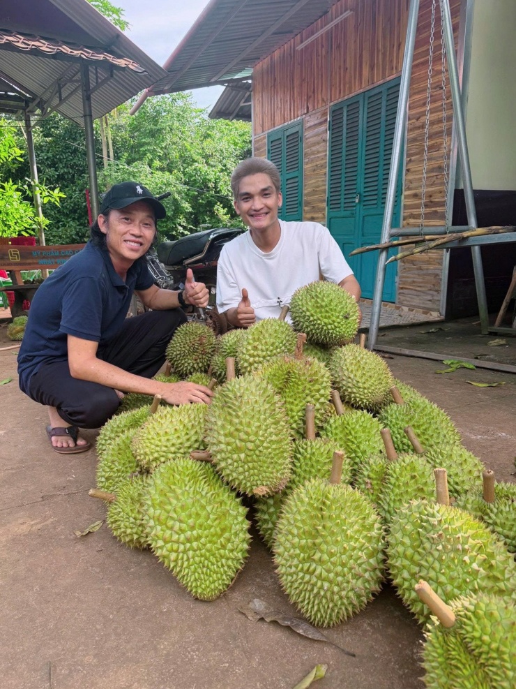 Ngoài Đền thờ Tổ nghiệp rộng 7.000m2, Hoài Linh còn nhà ở quận Phú Nhuận, TPHCM, nhà vườn ở Đồng Nai và một số bất động sản giá trị. Ảnh: Mạc Văn Khoa