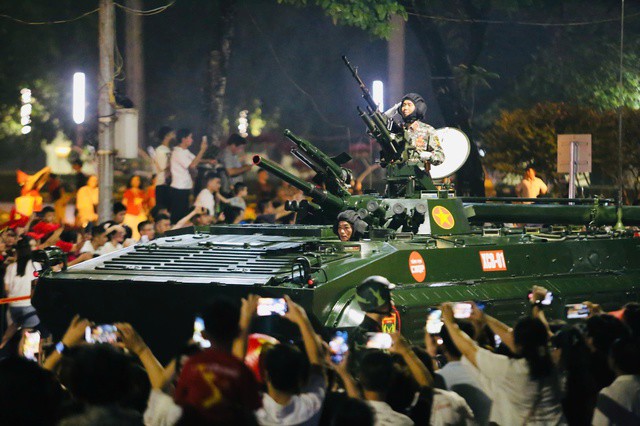 Xe XCB-01 tham gia tổng hợp luyện A80. Ảnh: Minh Chiến