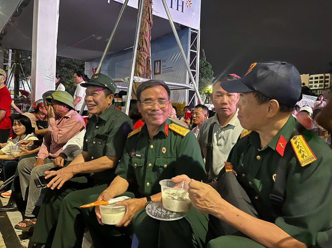 Niềm vui lớn của những người lính năm xưa khi được đón nhận sự quan tâm, chăm sóc chu đáo
