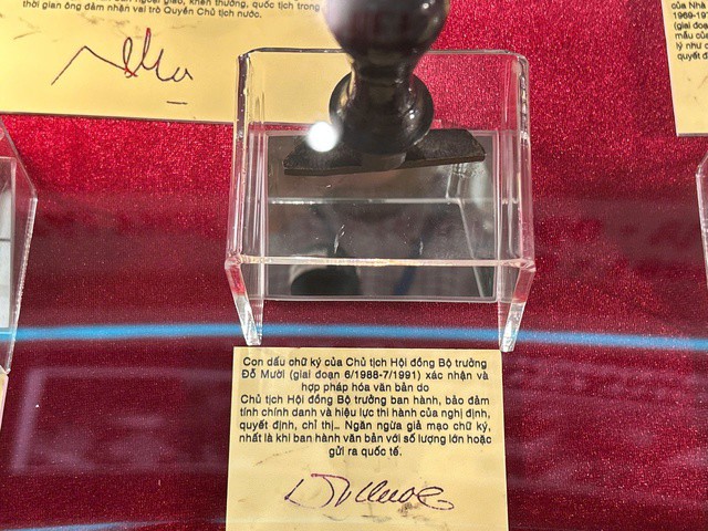 Con dấu chữ ký của Chủ tịch Hội đồng Bộ trưởng Đỗ Mười