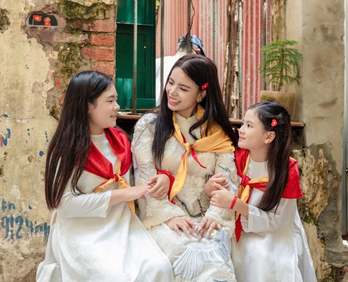 Khách Việt dời lịch đi tour quốc tế, ở lại xem diễu binh - 1