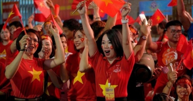Hà Nội bắt đầu tặng mỗi người dân 100.000 đồng ...
