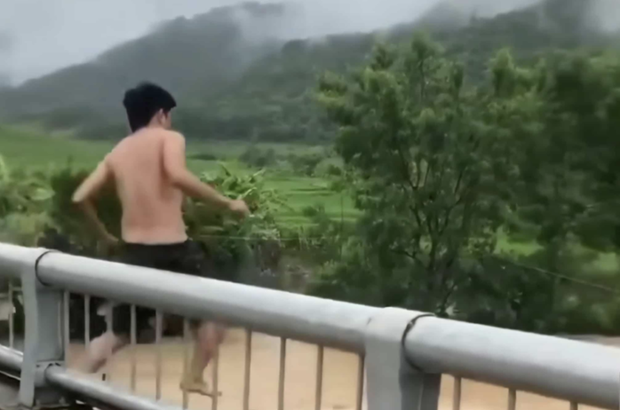 Nam thanh niên mất tích sau khi nhảy cầu