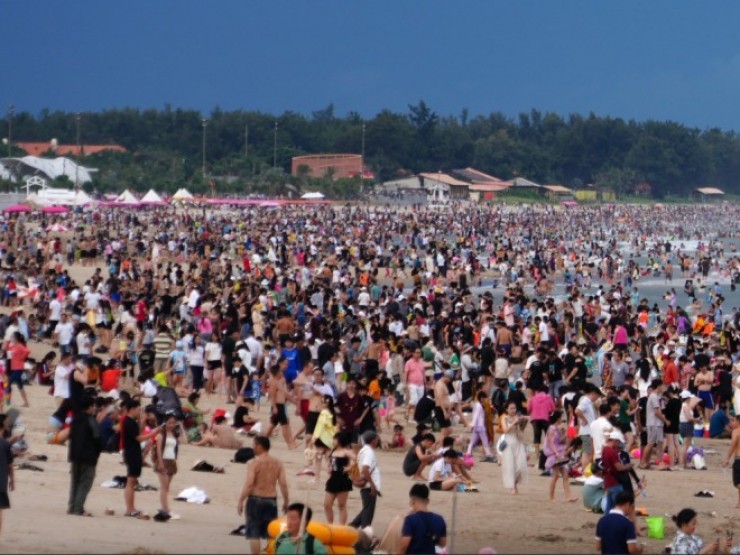Biển Vũng Tàu kín đặc du khách