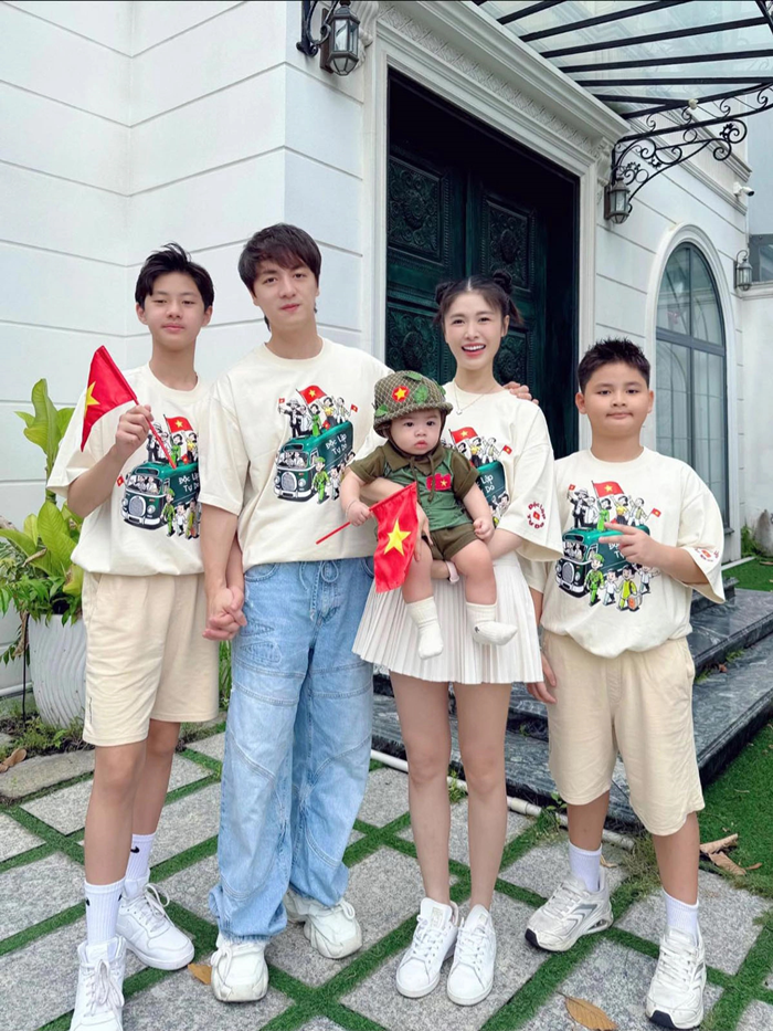 Phương Oanh mặc áo dài đỏ thả tim, Hồng Diễm bật cười khi Tăng Duy Tân bị trêu - 8