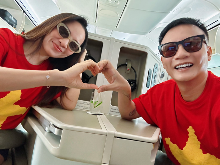 Phương Oanh mặc áo dài đỏ thả tim, Hồng Diễm bật cười khi Tăng Duy Tân bị trêu - 13