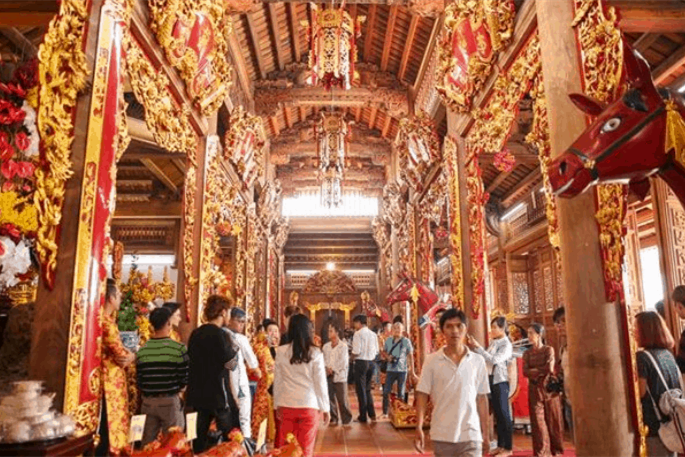 Đền thờ Tổ nghiệp của nghệ sĩ Hoài Linh hiện là một trong những điểm thu hút du lịch của TPHCM. Ảnh: Tư liệu