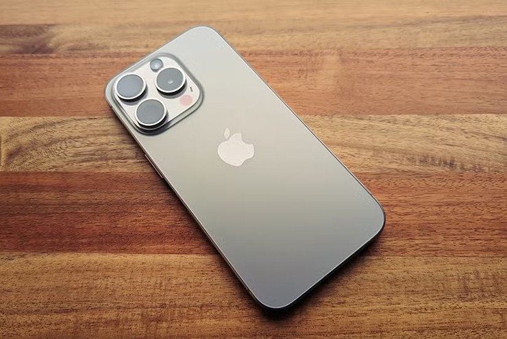 Sản phẩm có nhiều nhược điểm so với dòng iPhone Pro mà người dùng cần suy nghĩ.