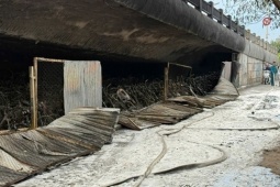 Tin tức trong ngày - Kiểm tra an toàn, kết cấu cầu Vĩnh Tuy sau vụ cháy bãi để xe dưới gầm cầu