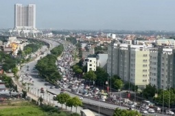 Phương tiện tăng gấp 2 - 3 lần, cửa ngõ Hà Nội và cao tốc ùn tắc kéo dài