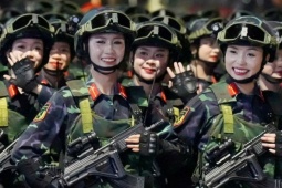 Bạn trẻ - Cuộc sống - Bốn tháng trên 'chảo lửa' Hòa Lạc của chiến sĩ diễu binh