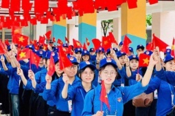 Hàng loạt trường đại học tặng mỗi sinh viên 100.000 đồng dịp Quốc khánh 2/9