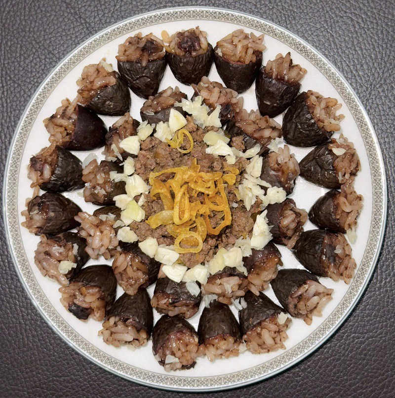 Xôi trám thành phẩm được chị An làm cho các con ăn sáng. (Ảnh: Bảo An)