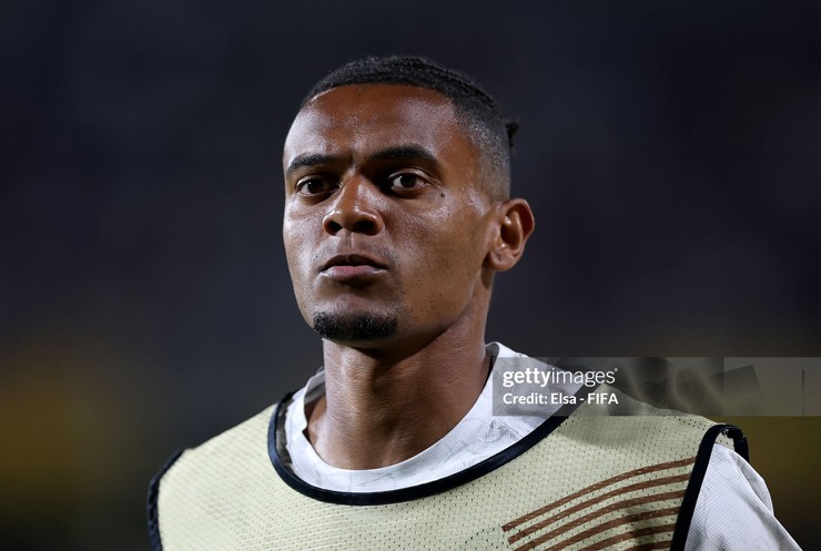 Tottenham rất muốn có được Akanji