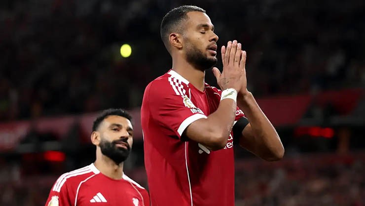 Gakpo ở lại Liverpool