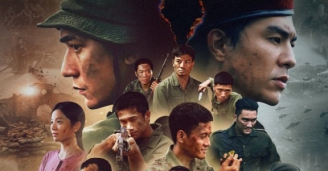 "Mưa đỏ" vượt 300 tỷ đồng sau 9 ngày