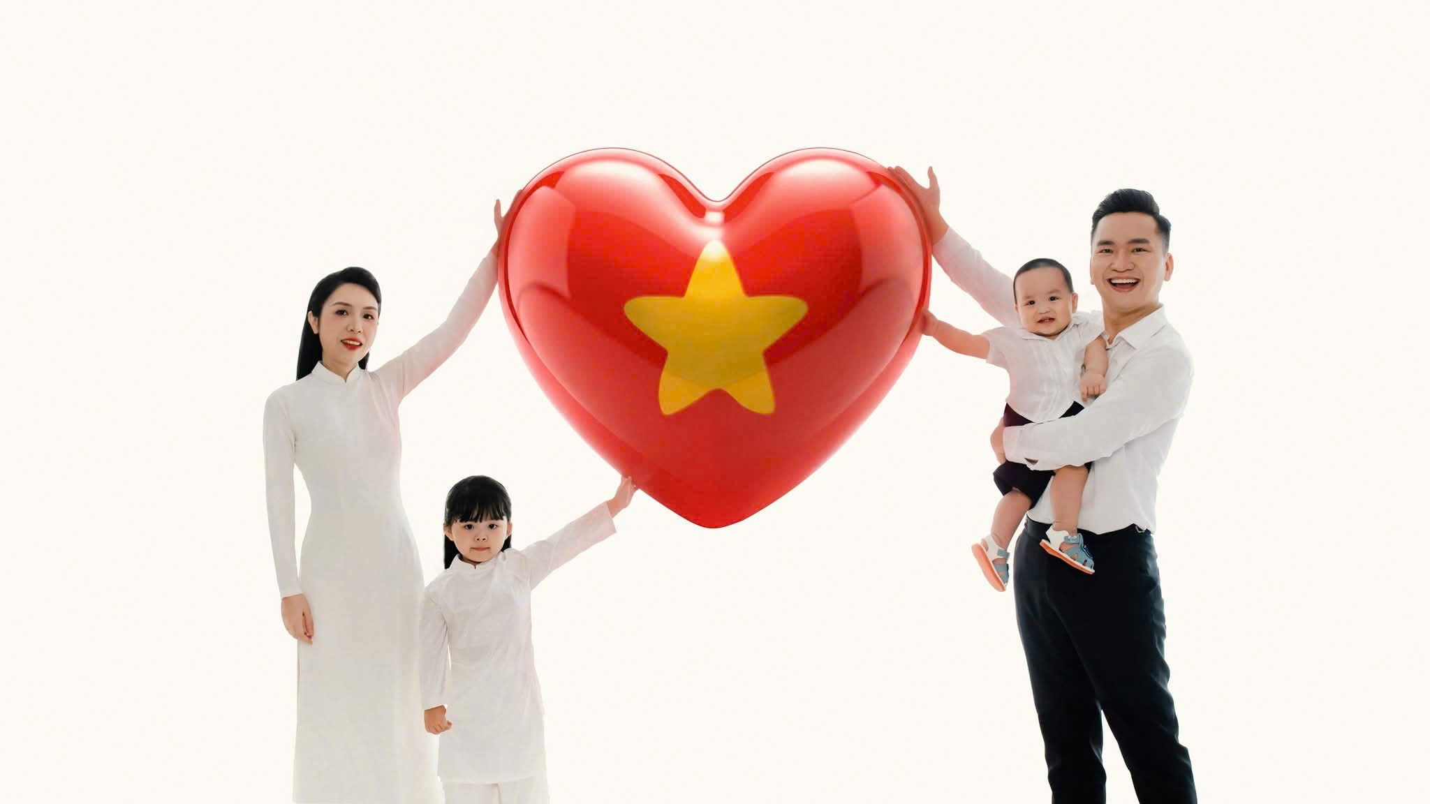 Kháng chiến đã giành đất nước về cho đời/ Bóng đất nước hình như bóng dáng con tôi… (Mẹ yêu con – Nguyễn Văn Tý)