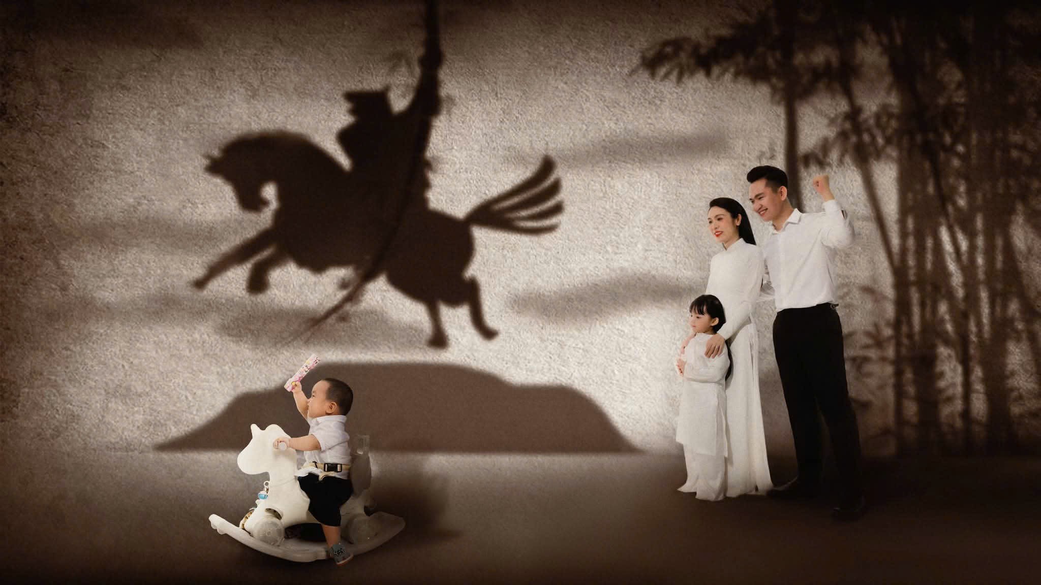 Mỗi chú bé đều nằm mơ ngựa sắt/ Mỗi con sông đều muốn hoá Bạch Đằng...(Tổ quốc bao giờ đẹp thế này chăng? – Chế Lan Viên)