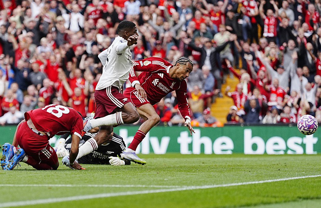 Trực tiếp bóng đá Liverpool - Arsenal: Phòng ngự anh dũng (Ngoại hạng Anh) (Hết giờ) - 6