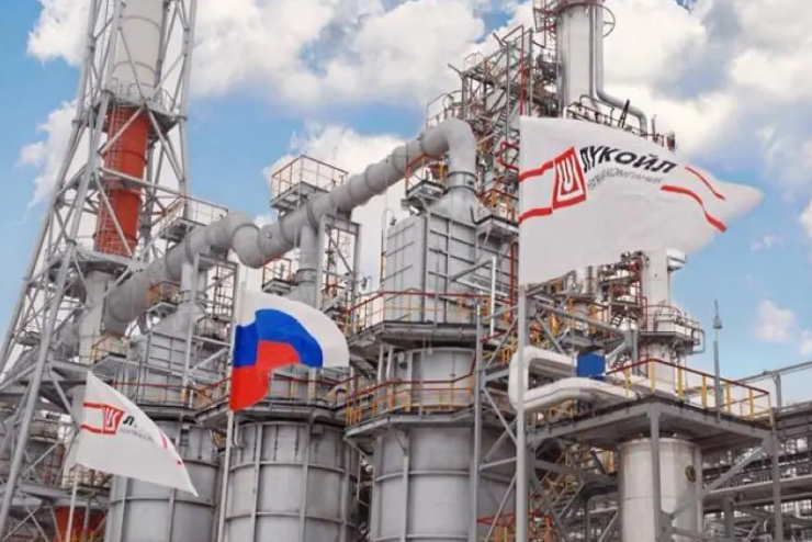 Một góc của nhà máy lọc dầu Volgograd do Lukoil vận hành. Ảnh: Kyiv Independent