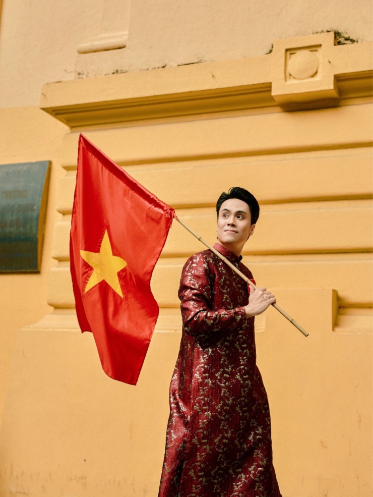 Sao Việt diện sắc đỏ mừng Quốc khánh - 9