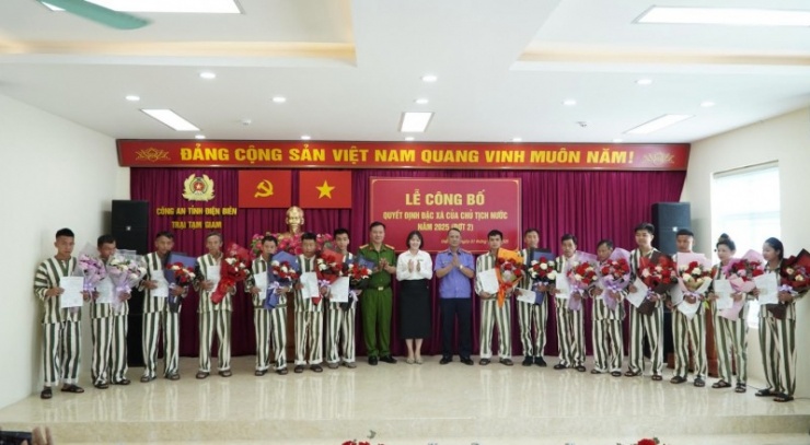 15 phạm nhân được đặc xá, tha tù trước thời hạn nhân dịp Quốc khánh.