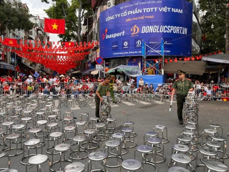 Hà Nội bố trí thêm 2.000 chỗ ngồi ưu tiên, 3 điểm trông giữ xe miễn phí xem diễu binh, diễu hành - 1