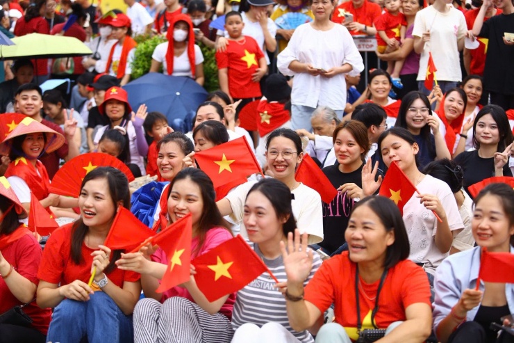 3.120/3.321 xã, phường đã hoàn thành việc rút kinh phí từ Kho bạc Nhà nước để tổ chức trao quà tặng đến công dân.