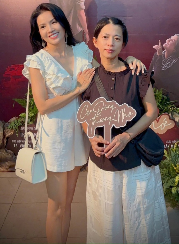 Cuộc sống của Ngọc Trinh &#39;Mùi ngò gai&#39; trước khi qua đời - 7