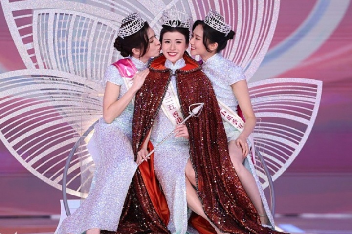 Nữ tiến sĩ 'bé hạt tiêu' đăng quang hoa hậu Hong Kong