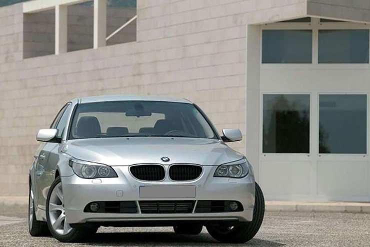BMW 5-Series đời 2004 được rao bán chỉ 100 triệu đồng