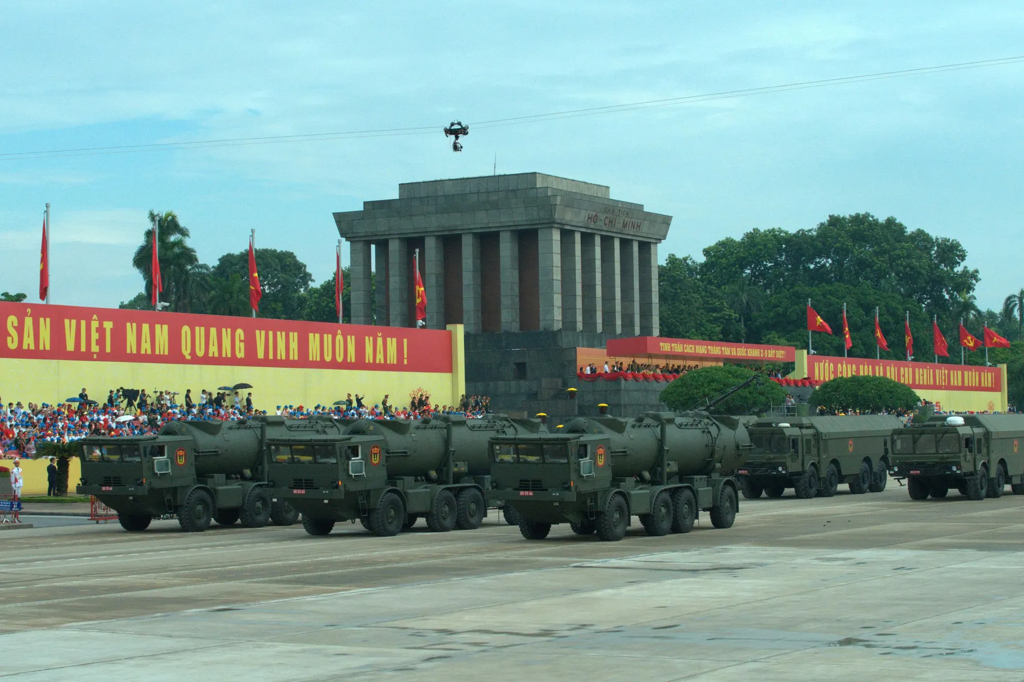 Uy lực từ dàn khí tài hiện đại bậc nhất của Quân đội tại A80 - 21