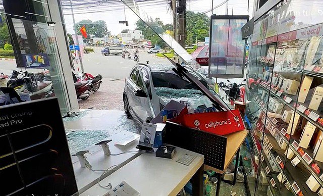 Tai nạn giao thông tiếp tục giảm trong ngày thứ 2 của kỳ nghỉ lễ Quốc khánh 2/9 (hiện trường vụ tai nạn giao thông tại phường Long Bình, thành phố Hồ Chí Minh).