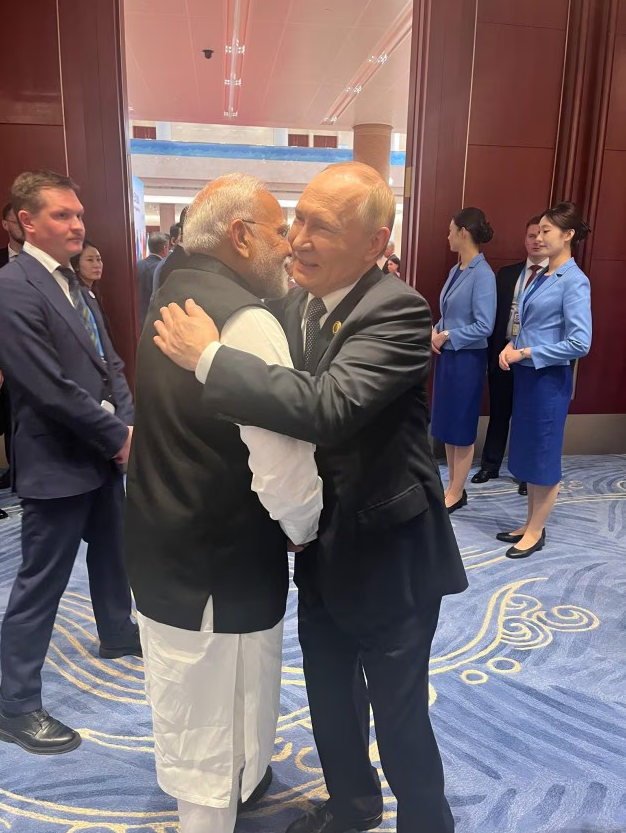 Khoảnh khắc ông Putin, ông Modi và ông Tập Cận Bình sánh vai bước đi tại hội nghị SCO - 3