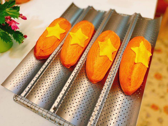 Những chiếc bánh mì ý nghĩa, chào mừng dịp Quốc Khánh 2/9.