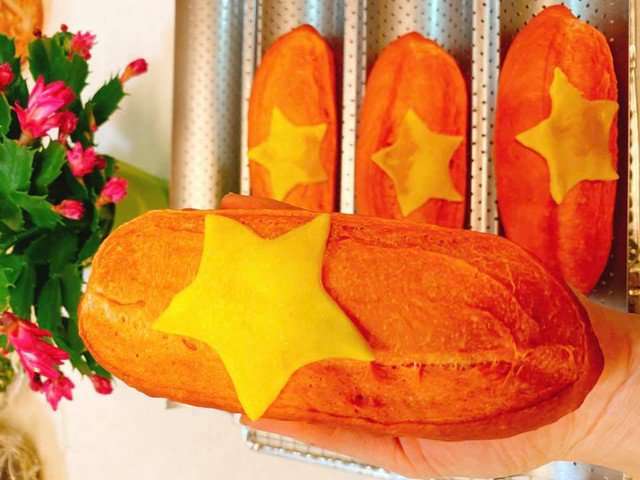 Thành quả bánh mì vỏ giòn, đều, đẹp, mùi thơm dễ chịu.