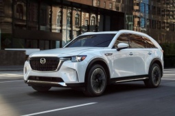 Những mẫu xe hybrid sạc điện đáng tin cậy năm 2025