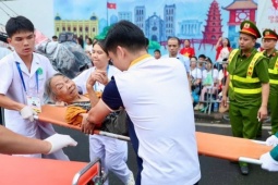 Tin tức trong ngày - Đi xem diễu binh A80, người dân cần mang theo những gì?