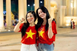 Người Việt chi hàng tỷ đồng sắm áo, khăn, cờ đỏ sao vàng dịp Quốc khánh 2/9