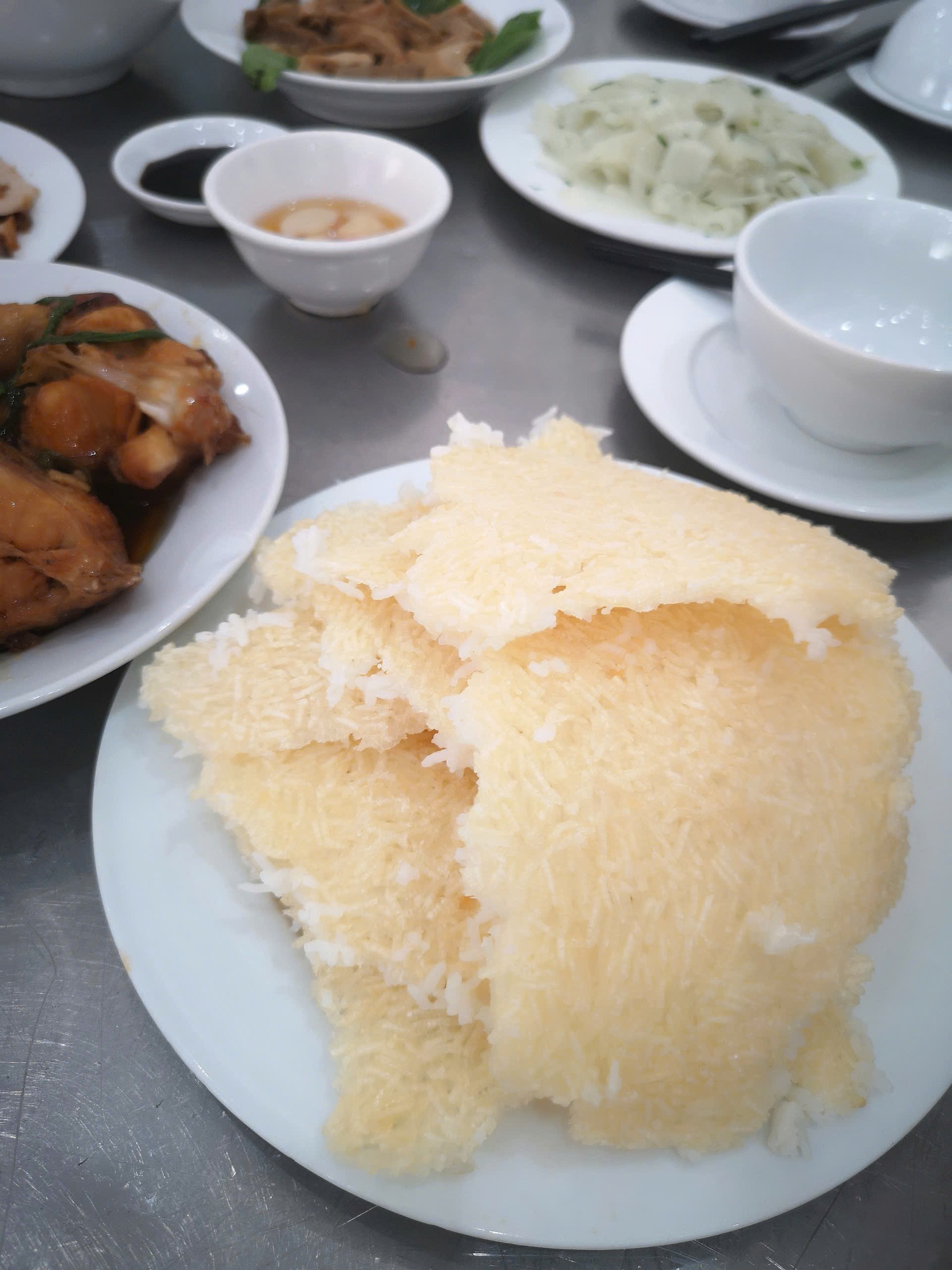 Cơm cháy là món&nbsp;được nhiều&nbsp;chiến sỹ yêu thích