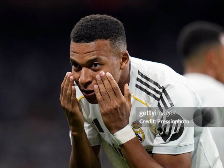 Real Madrid bị từ chối 3 bàn thắng: Bệnh cũ tái phát, Barcelona mừng thầm?