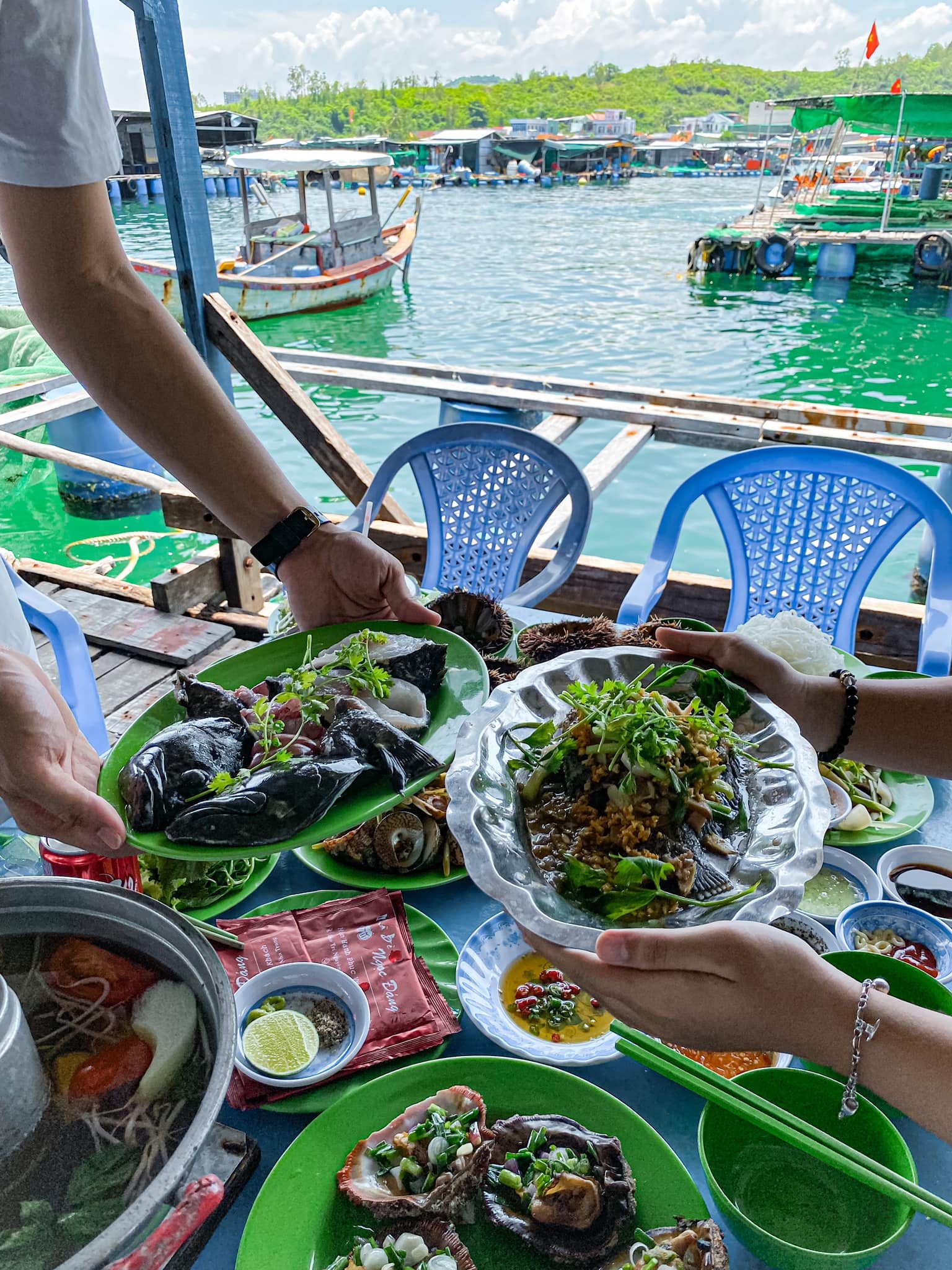 Nghỉ lễ 2/9 ở làng ven biển &#39;view triệu đô&#39;, ăn hải sản tươi rói, giá rẻ bất ngờ - 3