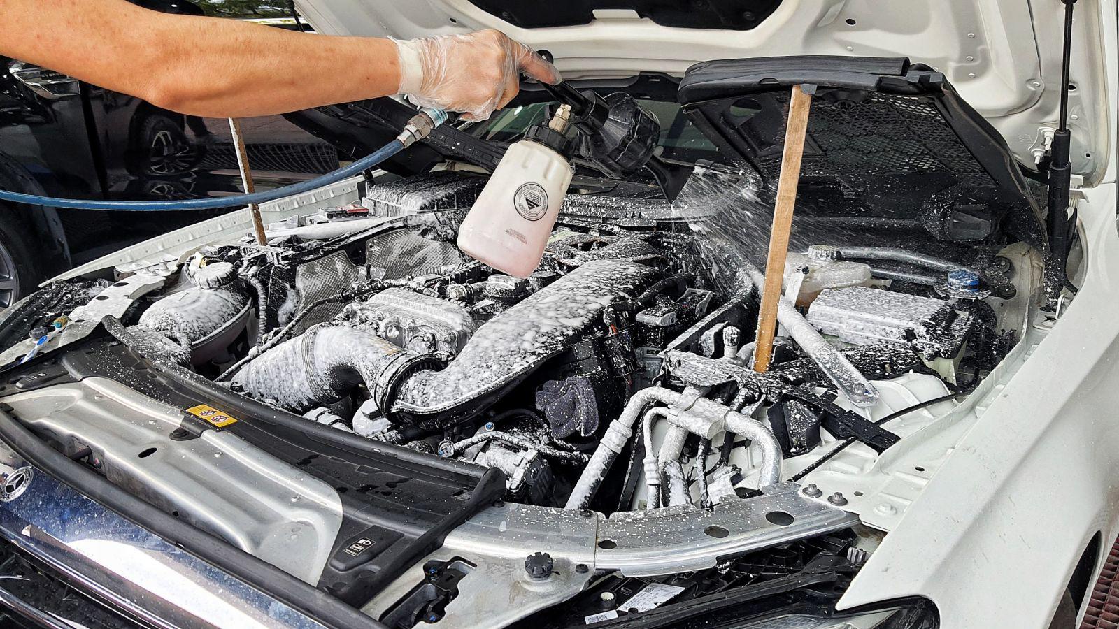 Các bộ phận trên xe ô tô nên kiểm tra sau những ngày mưa bão - 3
