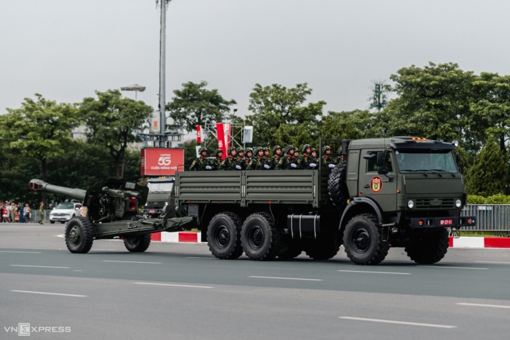 Dàn xe bánh lốp đặc chủng của Quân đội trong diễu binh A80 - 1