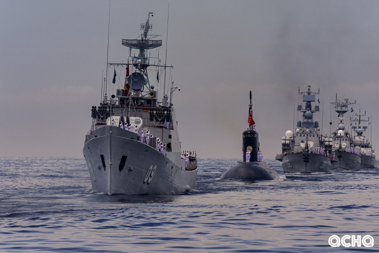 Các biên đội tàu tham gia diễu binh chào tàu chỉ huy