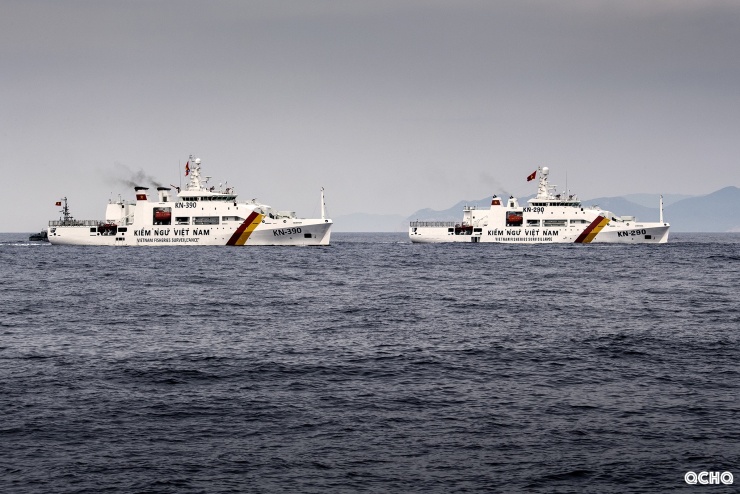 Biên đội tàu kiểm ngư tham gia diễu binh