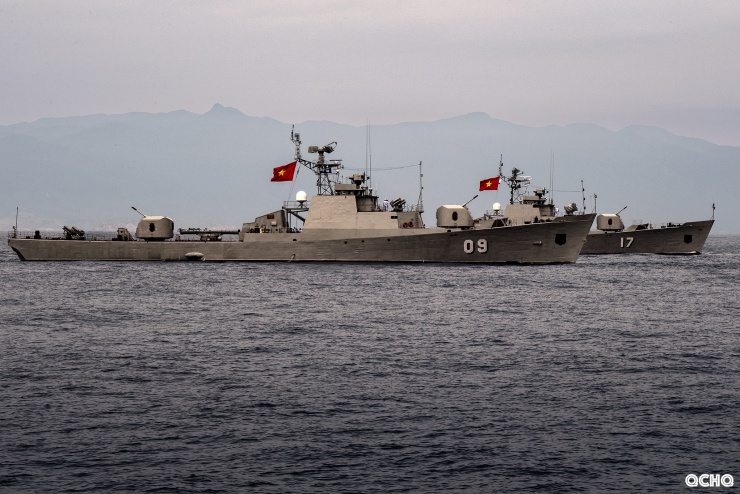 Biên đội tàu hộ vệ chống ngầm tham gia diễu binh