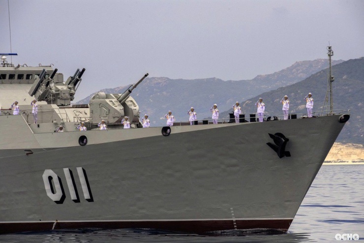 Từ những ca nô vỏ gỗ ngày đầu thành lập, đến nay các lực lượng vũ trang trên biển đã vươn mình lớn mạnh, tiến thẳng lên hiện đại. Các biên đội máy bay, tàu chiến, tàu ngầm, tàu tuần tra tối tân có khả năng tác chiến dài ngày trong mọi điều kiện thời tiết, được trang bị tên lửa, ngư lôi, vũ khí công nghệ cao, có sức công phá mạnh, tầm bắn xa, tấn công đa mục tiêu, tiêu diệt hiệu quả các mục tiêu trên bộ, trên không, trên biển và các mục tiêu ngầm.