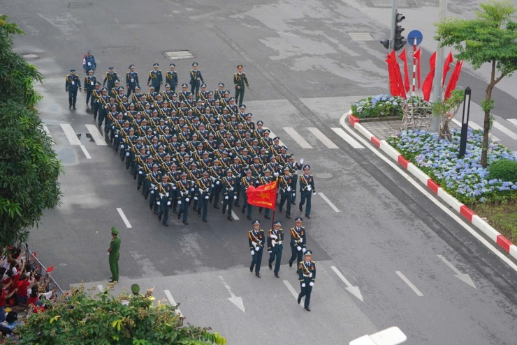 Nhịp quân hành trên phố, triệu trái tim hòa ca - 12