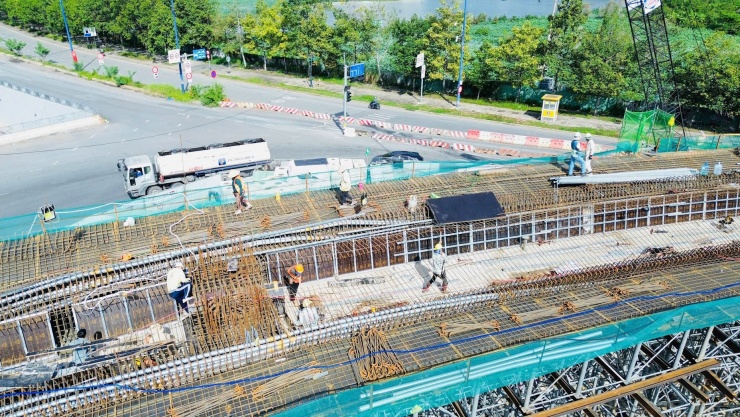 &#39;Gác&#39; lại sum vầy, thi công xuyên lễ tại nút giao phức tạp bậc nhất TPHCM - 4
